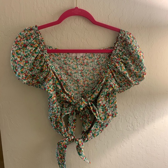 Vici Tops - Vici floral crop top